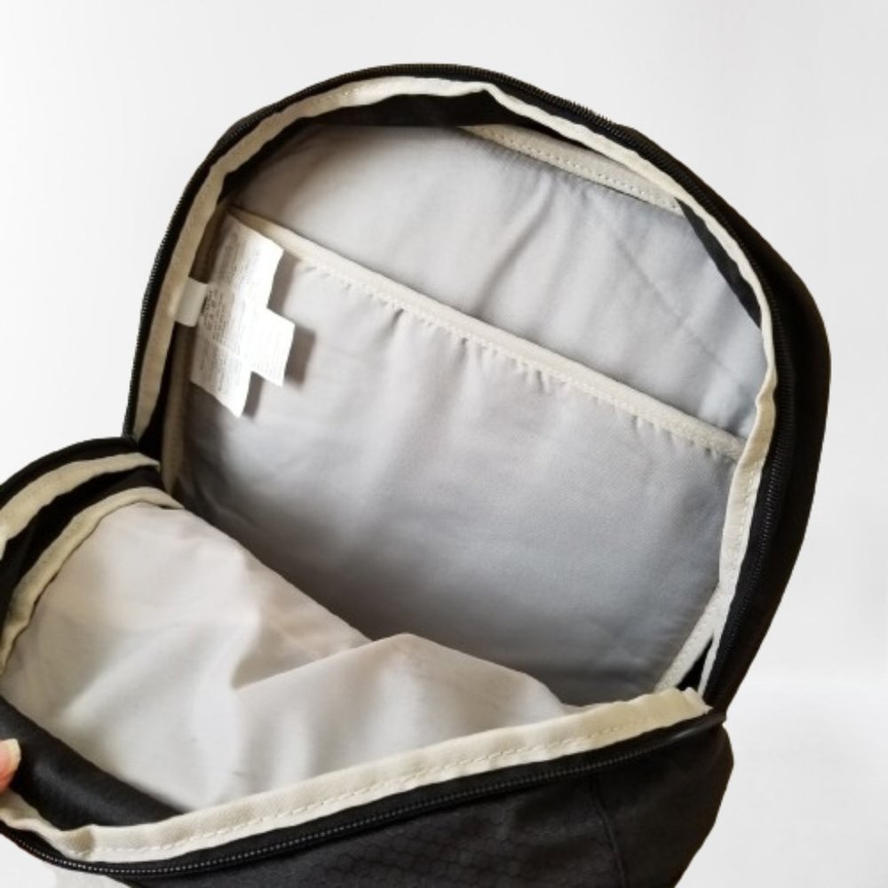 NWT! High Sierra Backpack with Laptop Divider/Bottle Pockets/Padded Back - Picture 5 of 11